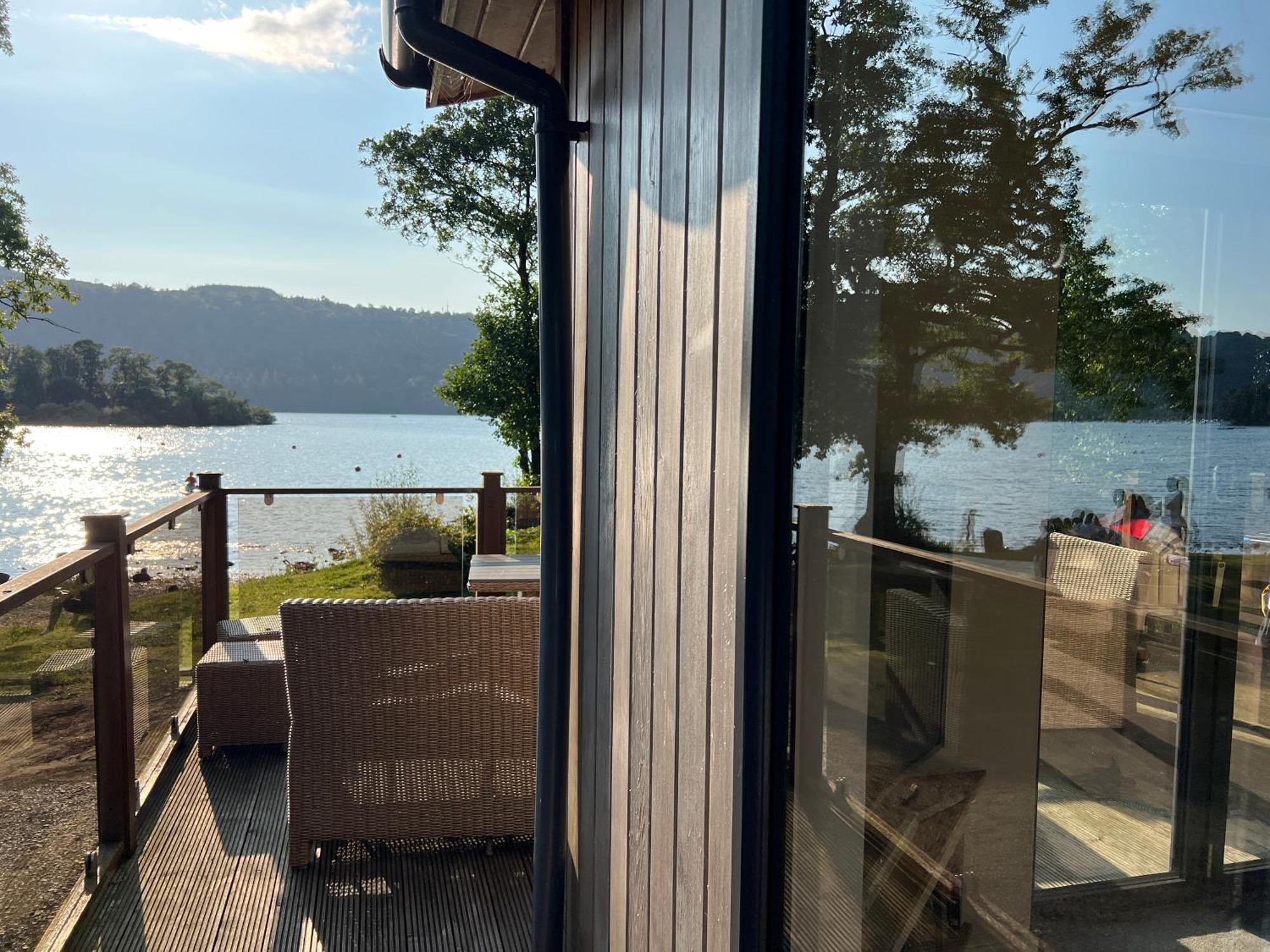 Loubi'S Lakeside Lodge Windermere Exterior photo
